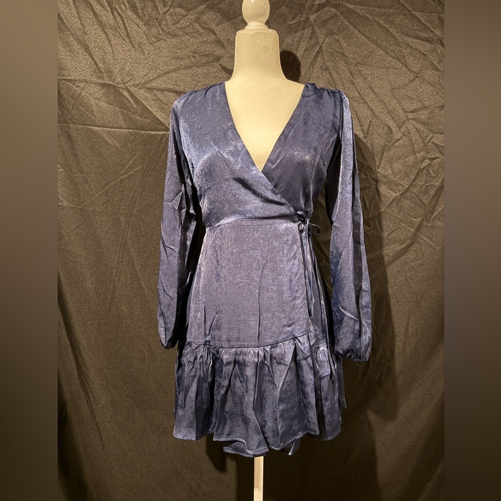 Lulus size XSMALL‎ So Splendid Navy Blue Satin Long Sleeve Wrap Dress